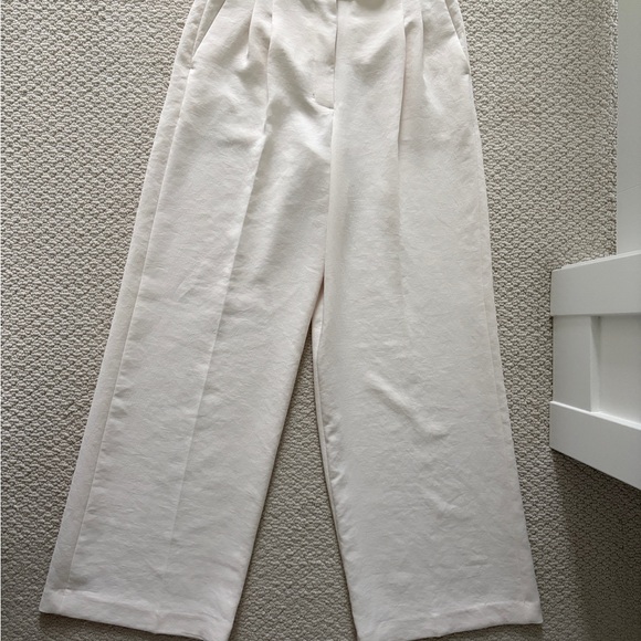 Aritzia Wilfred Effortless Pant Crepette in Light Birch - Picture 4 of 5